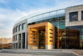 PHOTOS-GALERIE_SADEV_Facade-verriere_glass-wall_Peace-Coliseum_USA2