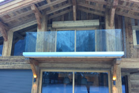 PHOTOS-GALERIE_SABCO_Balcon_rambarde-verre_Porch-glass-balustrade_chalet-bois-wood-house2